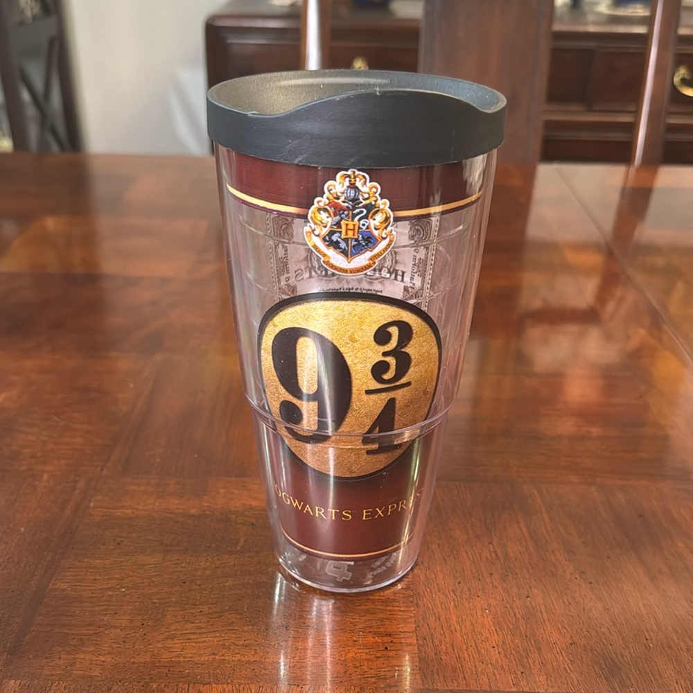 Harry Potter 9 3/4 Hogwart's Express Tervis 24 oz Insulated Tumbler with Lid